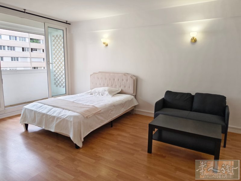 La Defense 合租屋  步行到地铁 RER A