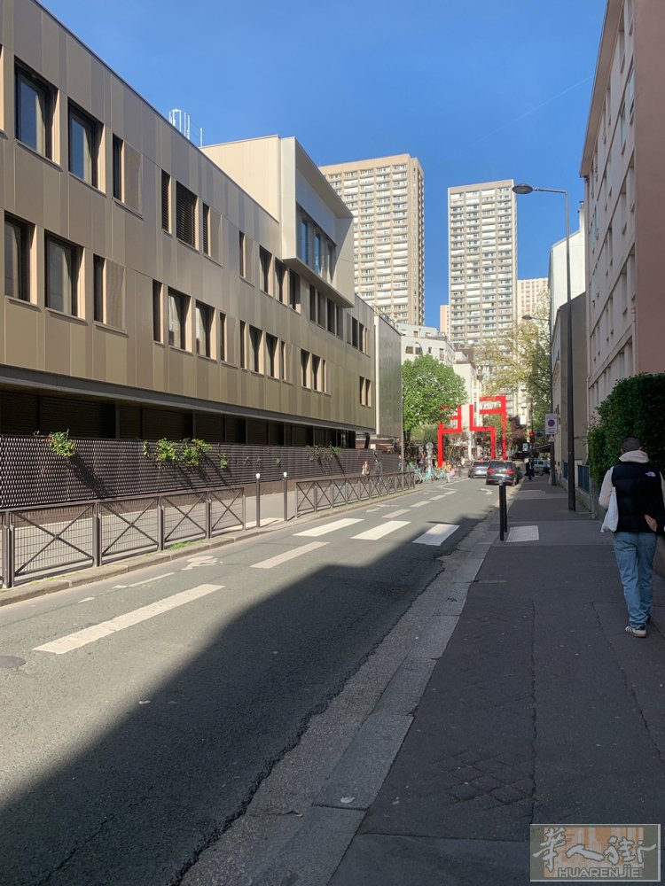 求租13区红牌坊附近EDF，用于孩子上学，有资源的请联系0763447858