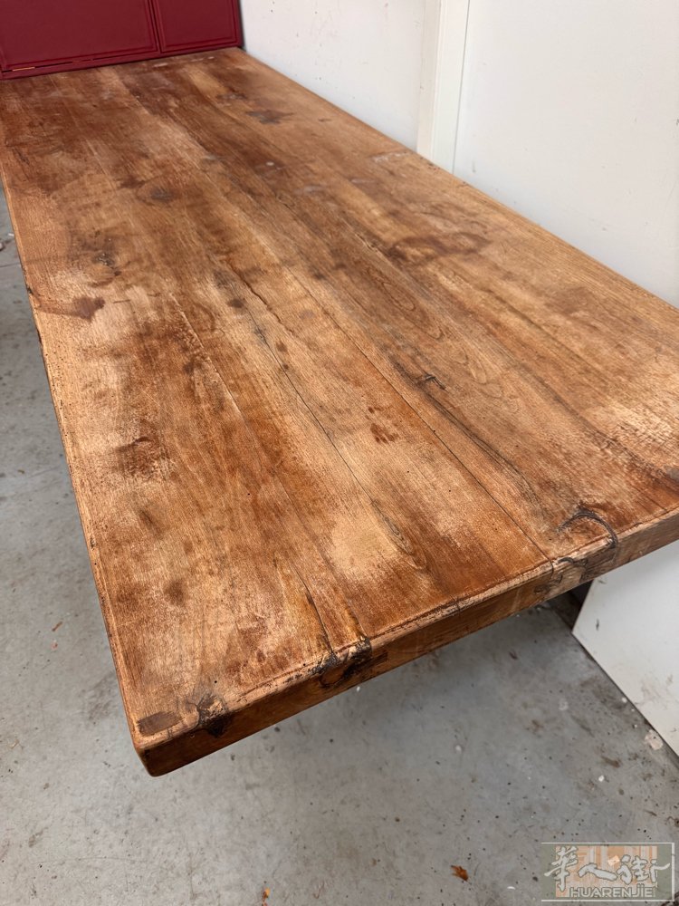 普拉托 出全木质桌子 可以当展厅桌子 长3米* 宽85cm*高80cm 350欧