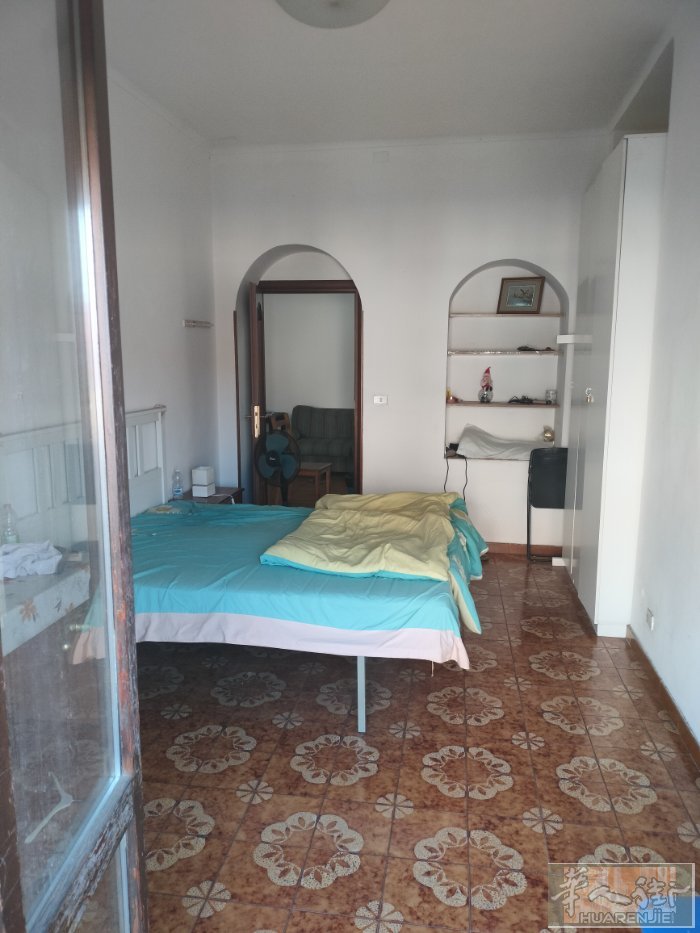 房间搭铺，市中心交通方便，corso vercelli