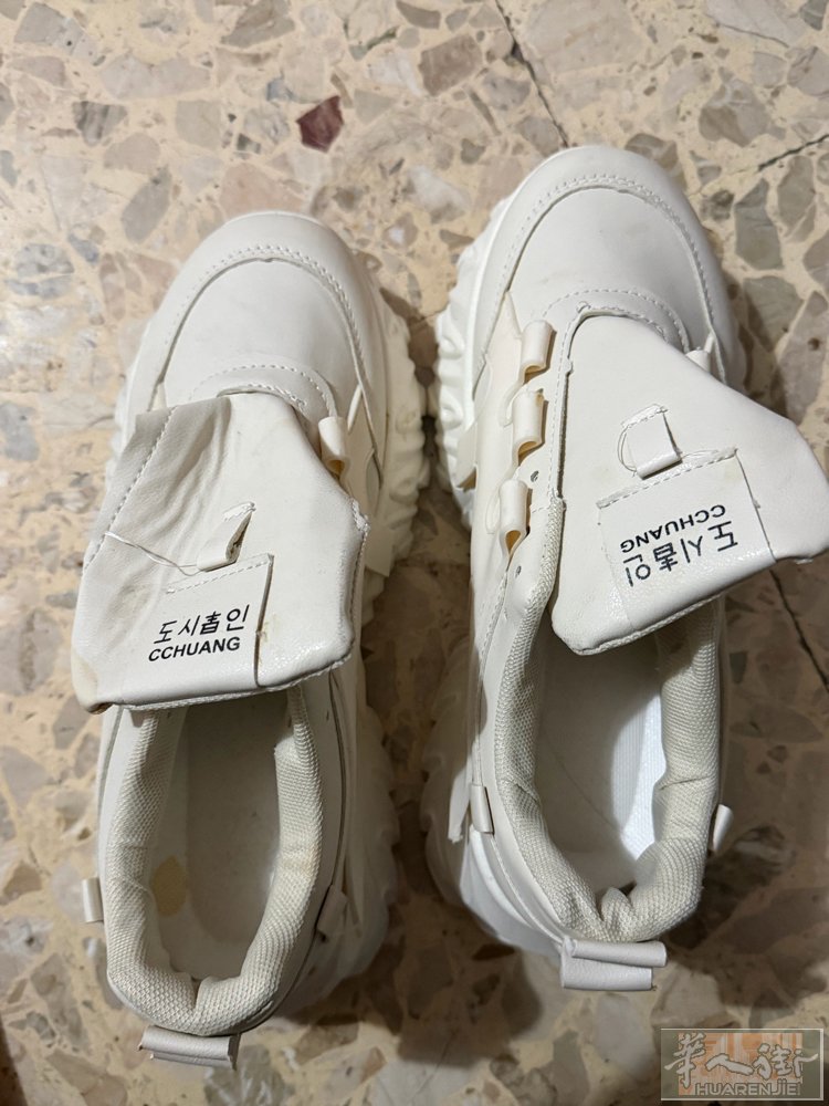 ✅✅低价转3双38码经典款老爹运动鞋：（每双15欧转3双，一起带走30欧）第1️