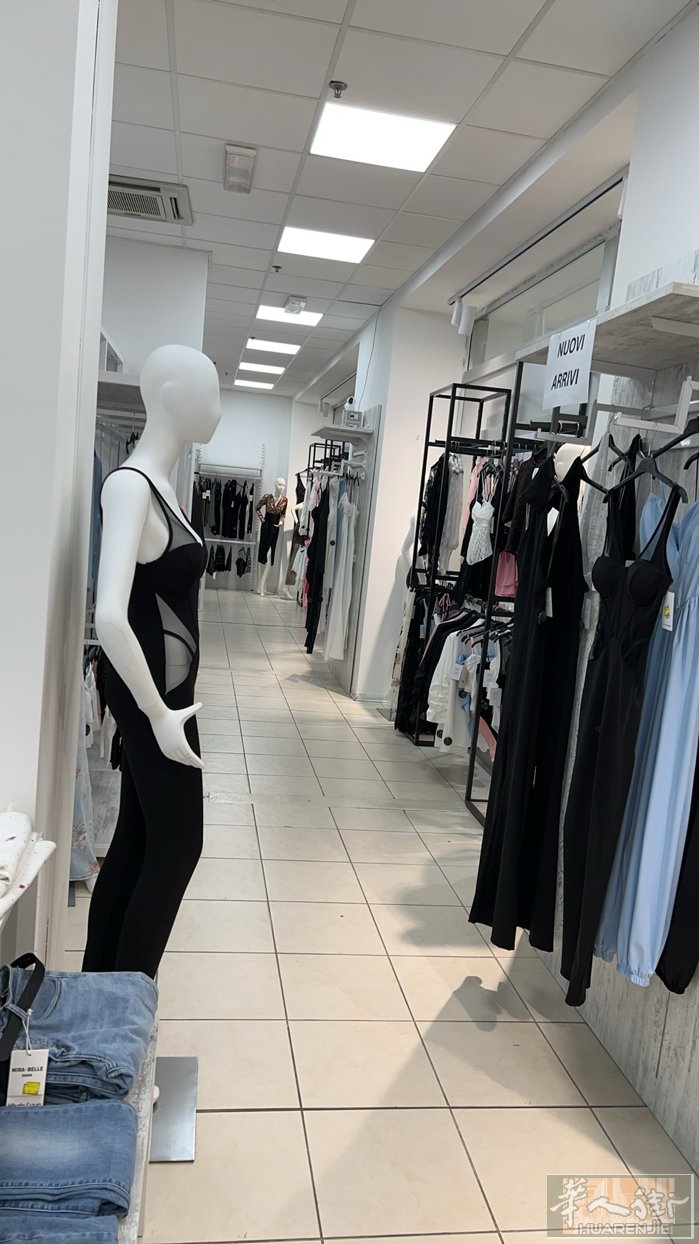 意大利服装店架具，八成新，现低价出售