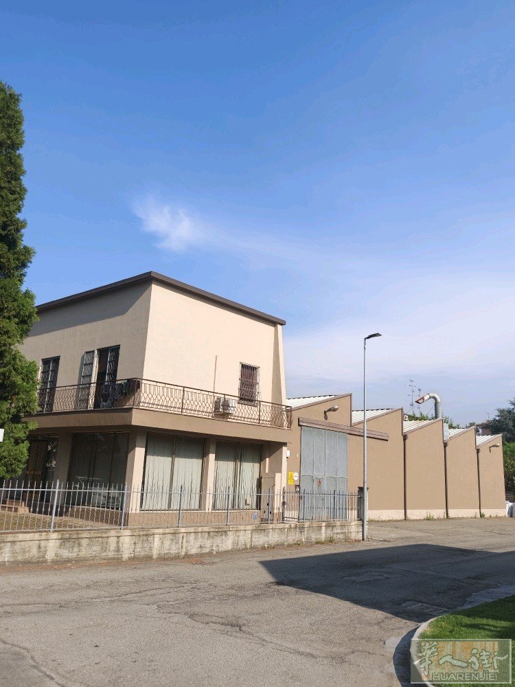 厂房和住家出租 厂房变更用途，地址Rubiera,就在via emilia主干道