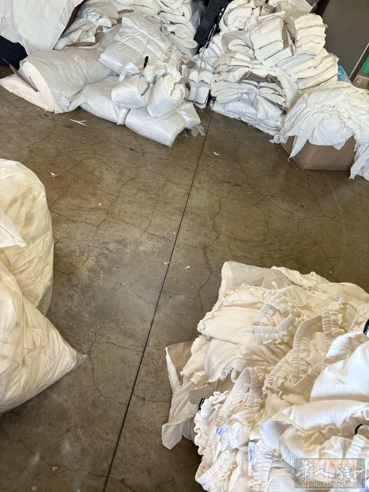 本工厂招车工数名，做水洗订单货，量大常年都有做，模特简单，工厂环境好夏天有空调，