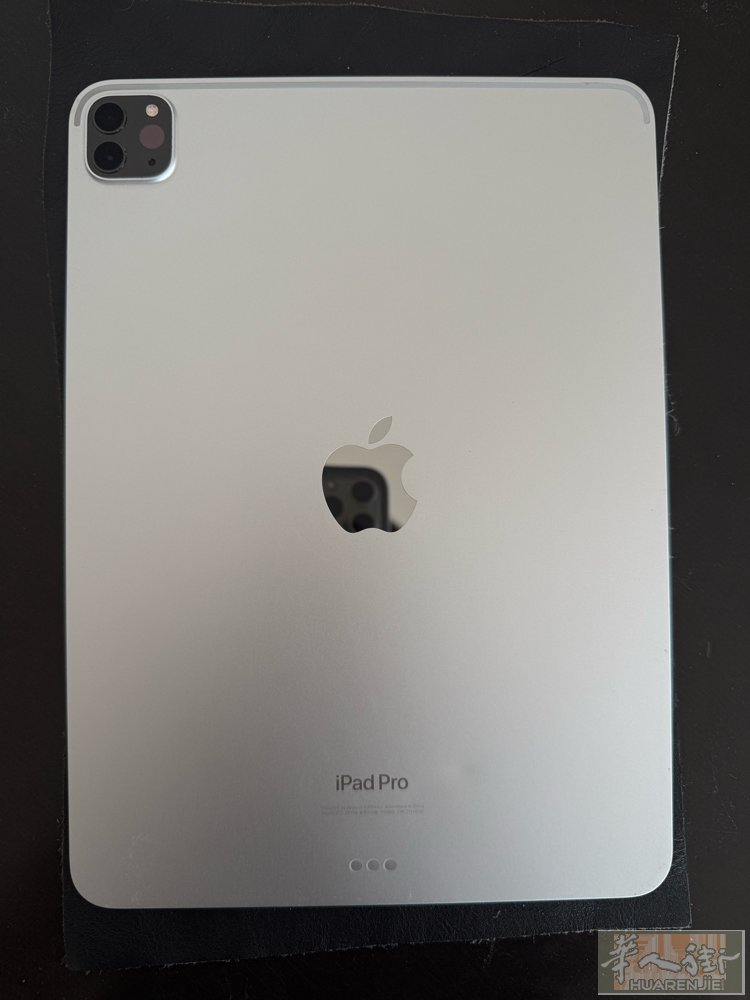 出ipad pro 2022 银色 128gb 11寸 可面交 磕碰都在图二和图
