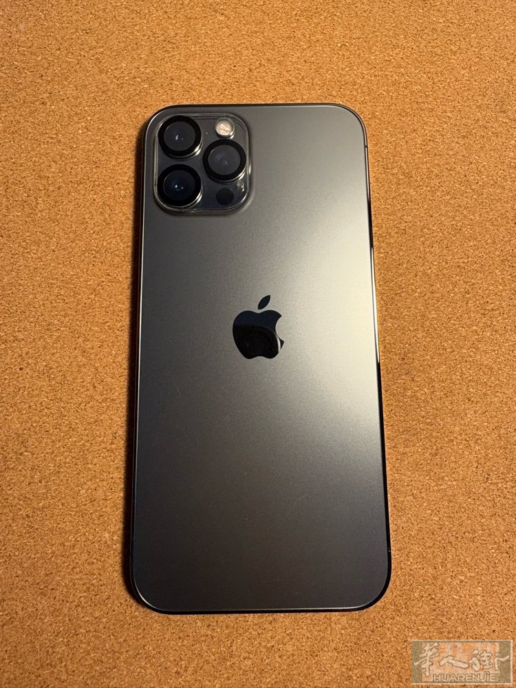 小巴黎出Iphone 12 ProMax 使用很爱惜的手机，256g，在苹果官方