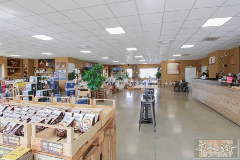 【出租】Medolago(BG)店面  商铺面积约160平方米，单一开放式空间，