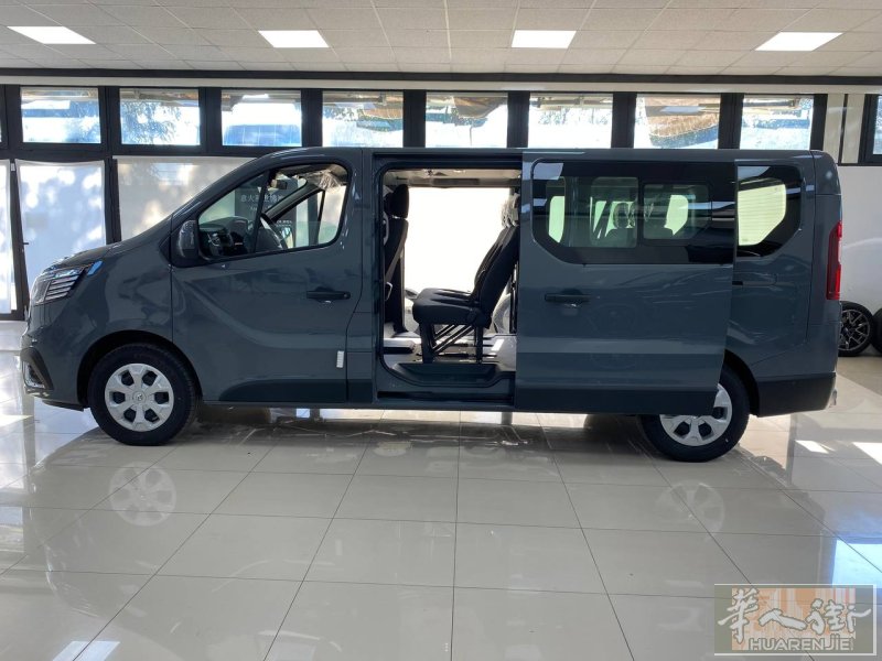现车！ 雷诺🚗9座 加长版 柴油 170CV🔥 9000公里🔥.......