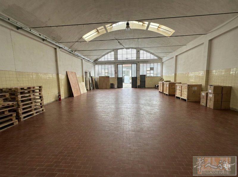 中国街via filzi黄金地段转让，530平方和720平方，可以当仓库可以当工