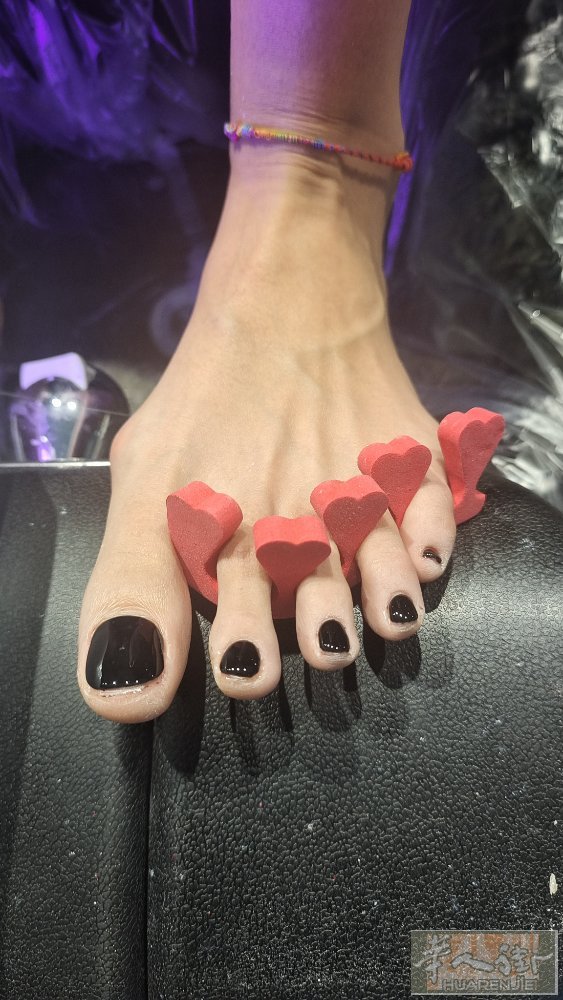求职：美甲中工做Q+中医理疗师美甲💅：中工水平，基础款式、甲护熟练理疗：推拿、
