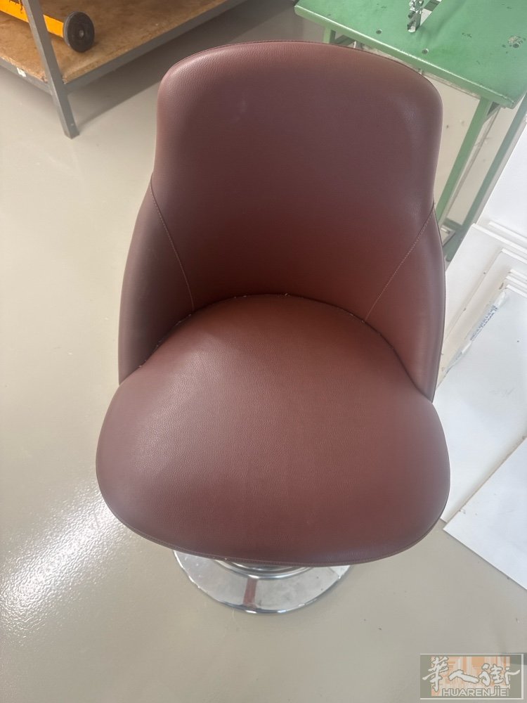 软垫真皮椅子40€可小刀 电话细谈3778436308