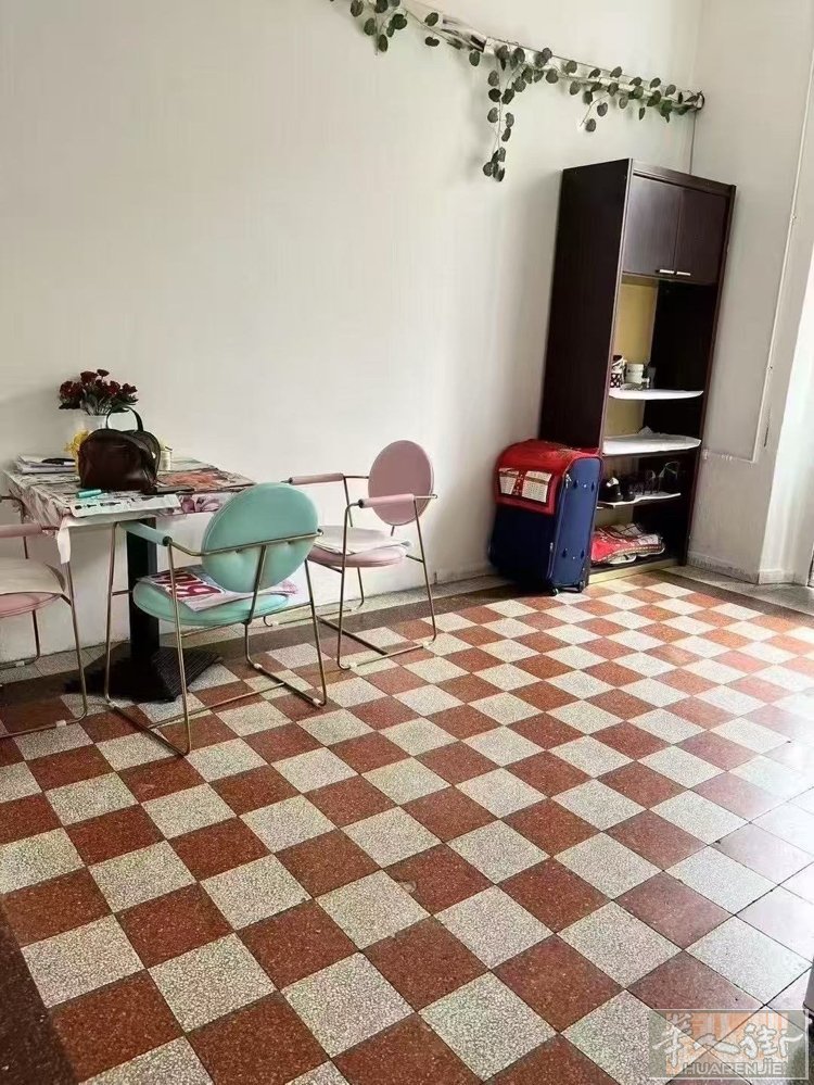 🏠📍出租Mac mahom -2楼无电梯 两室一厅  💰租金 1400 正