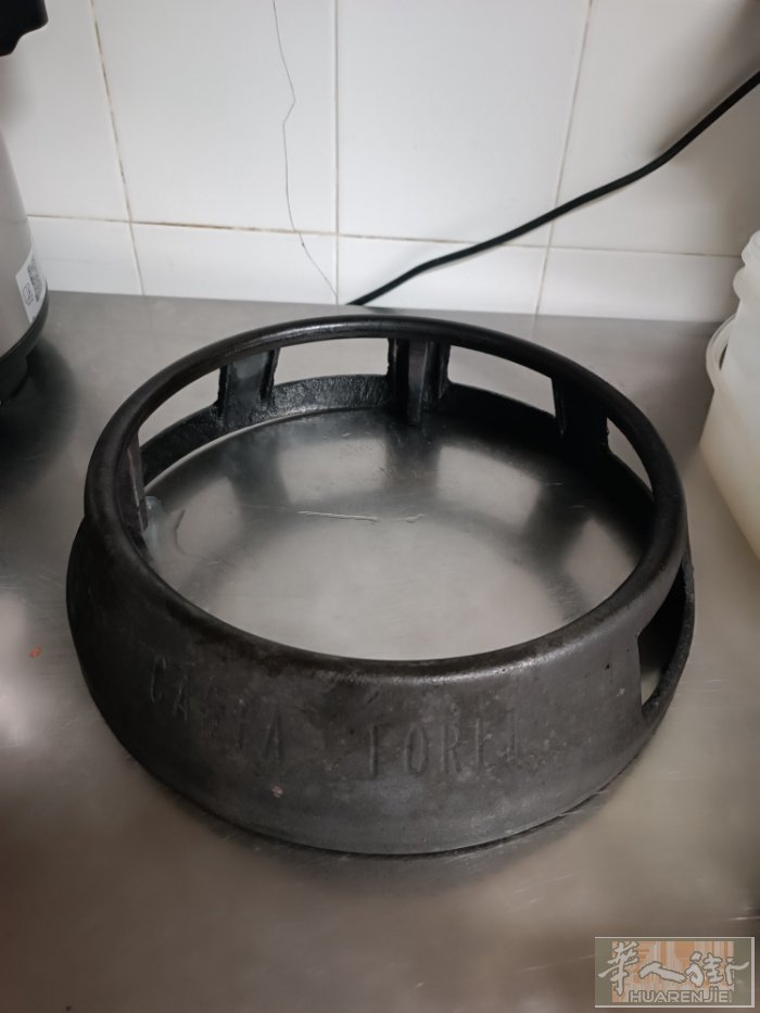 我要中餐馆灶台锅架,有的请联系我：33878287662