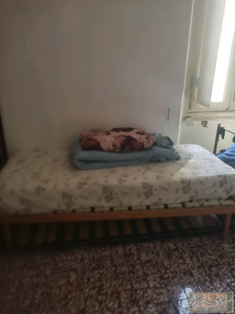 香满楼对面有房间出租，长短期搭鋪卫生干净整洁欢迎新老顾客光临