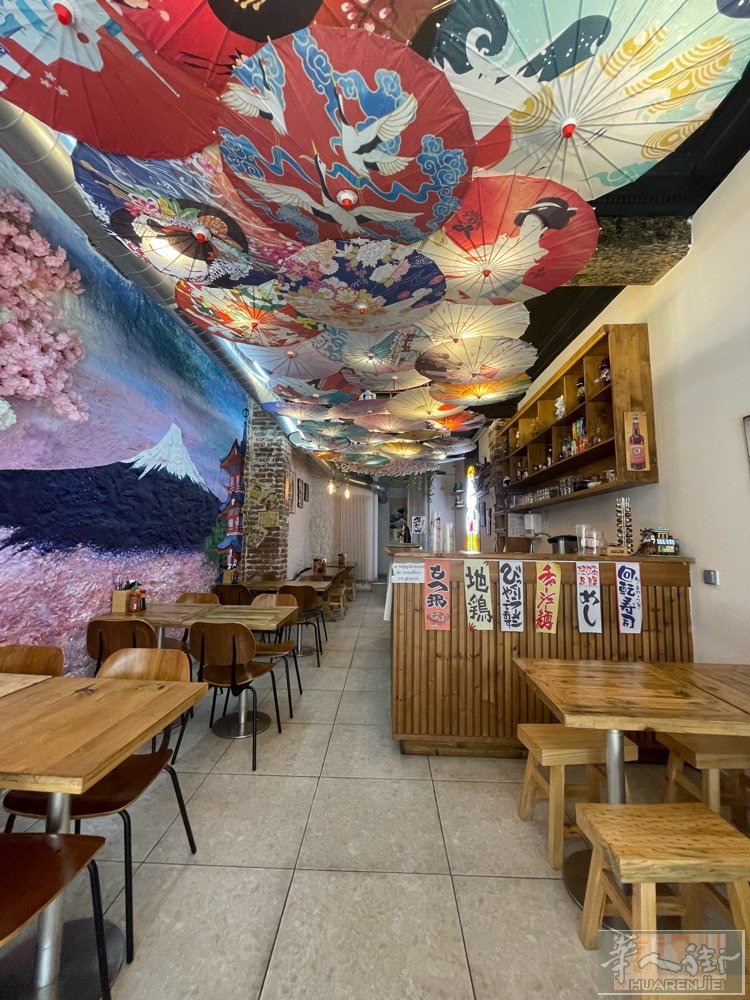 🔥🔥巴黎2区70平米全地平层带300mm碳排放烟囱面馆转让！另带地平层15平