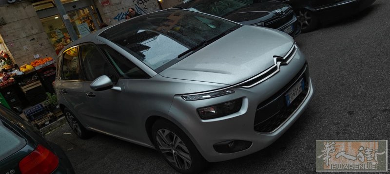 罗马包车. 机场接送 中文+39 339 8166424 意大利文 +39 38