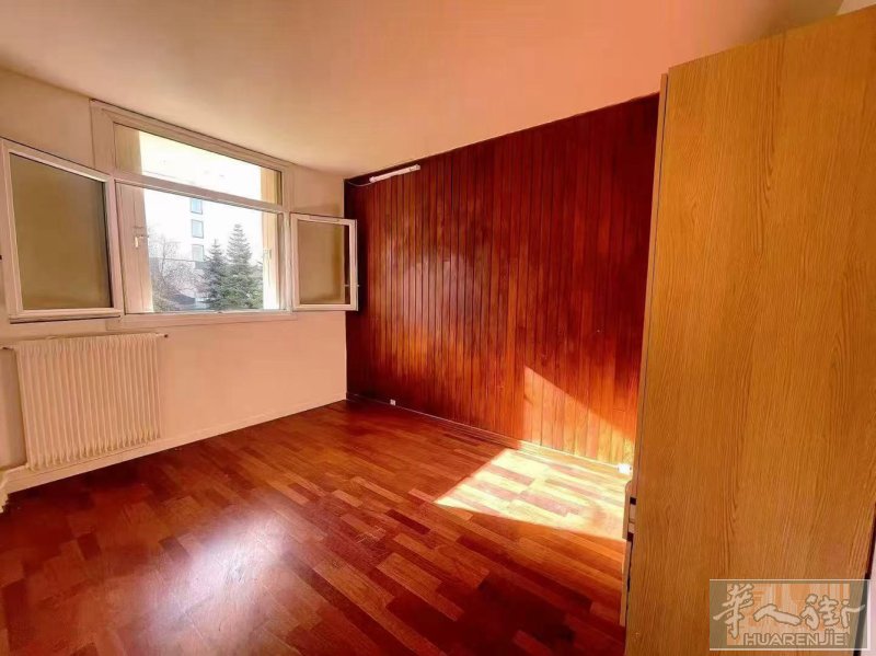 🔥 94200 Ivry sur Seine, 紧邻13区，走路可到名校EPI