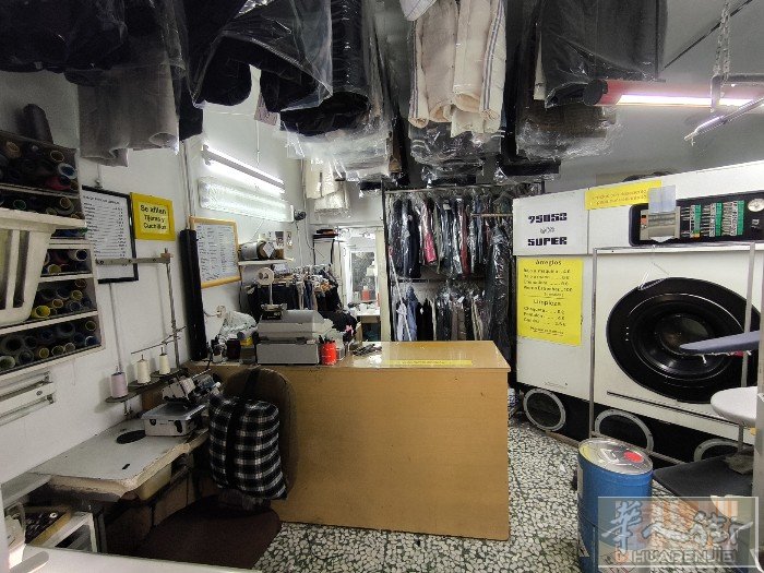arguelles.moncloa 干洗店加修补店转租。繁华商业街 密集住宅区。