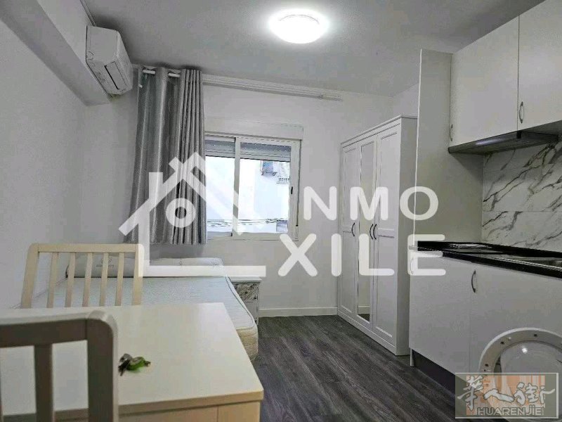 villaverde alto有单身公寓出租，600欧包水网，楼步梯，即日起租，