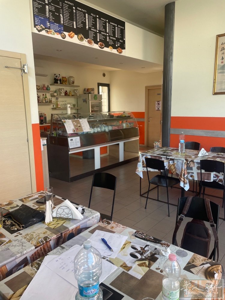Verona 打包店出售：位置好，居民密集，房租便宜，价格打包价，好商量. 隔壁