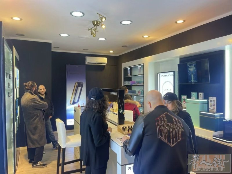 📢 电子烟店转让 | VAPE SHOP IN VENDITA  📍 黄金位