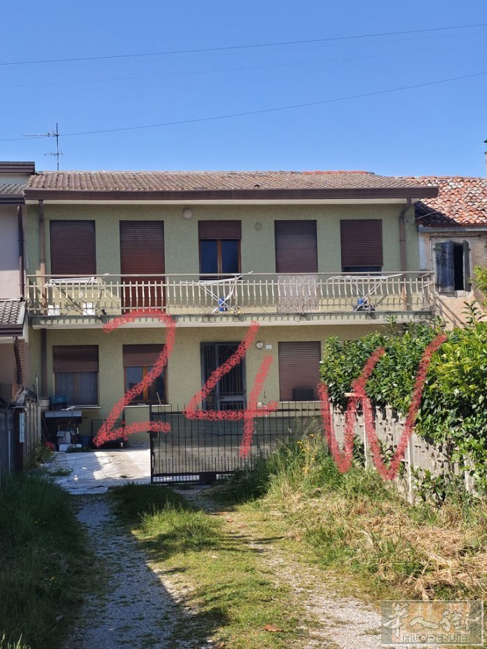 Padova fosso 工业区住家出售  适合做投资 出租很抢手，可做长期投资