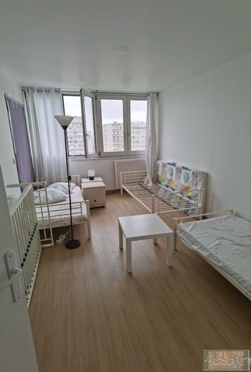 单人床，13区porte d'Ivry 剩下4张 单人床97*197自提