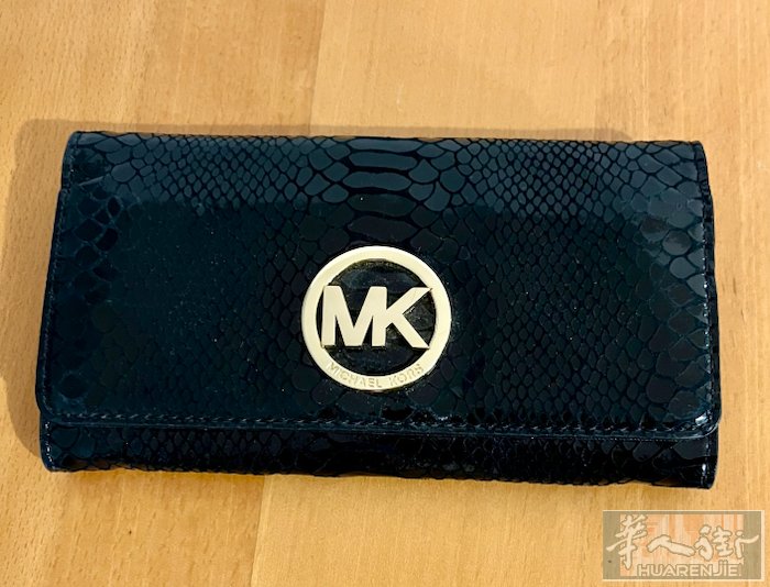 出钱包 Micheal Kors 新的 黑的 75€
