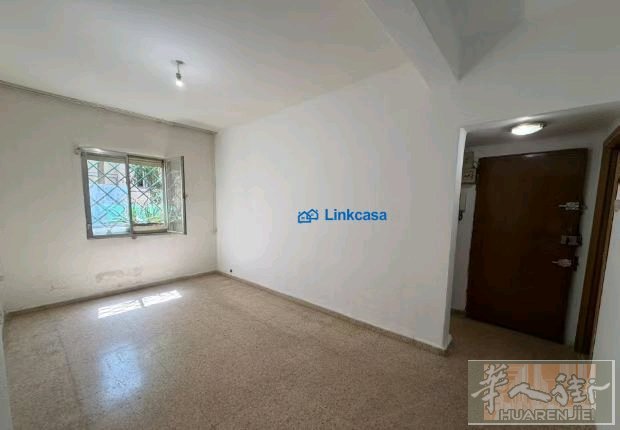 这套opañel三居室， entreplanta, 可改成3个estudio,