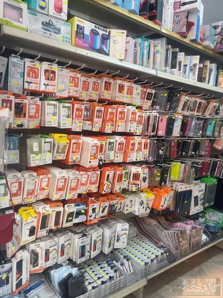个人原因罗马老百货店白菜价转让店面140+70仓库  目前货足 接手可直接营业，