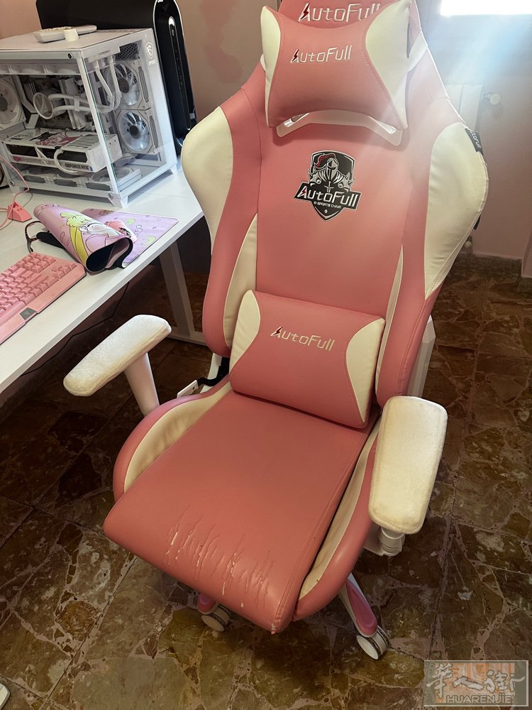 粉色傲风电竞椅闲置Prato联系v信：809861156