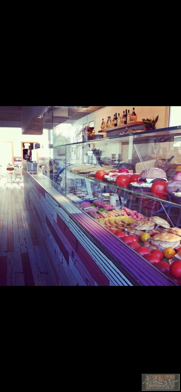 empoli 面包店转让，目前经营稳定 客户稳定，午餐 晚餐 夜宵 ，人均客观
