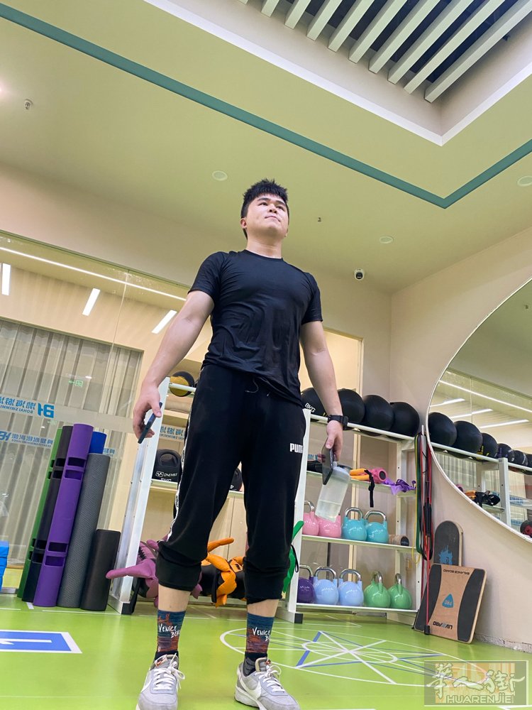 求职：想找一份，理货、搬货、手工的工作（有力气可搬重物）。电话 V信：37783