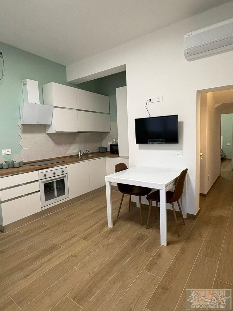 Agliana精装修全新住家一房一厅连厨一卫 租金€ 750。押金三个月。房子非