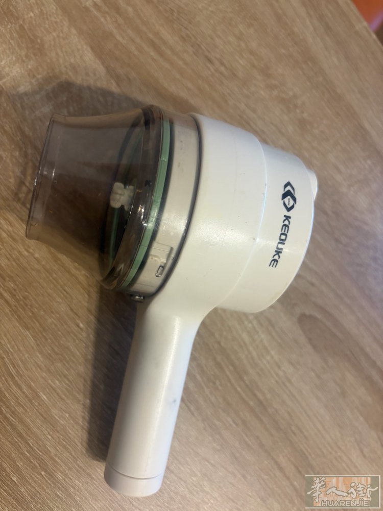 切菜机器、充电的，也可切末！使用过2次，35欧出