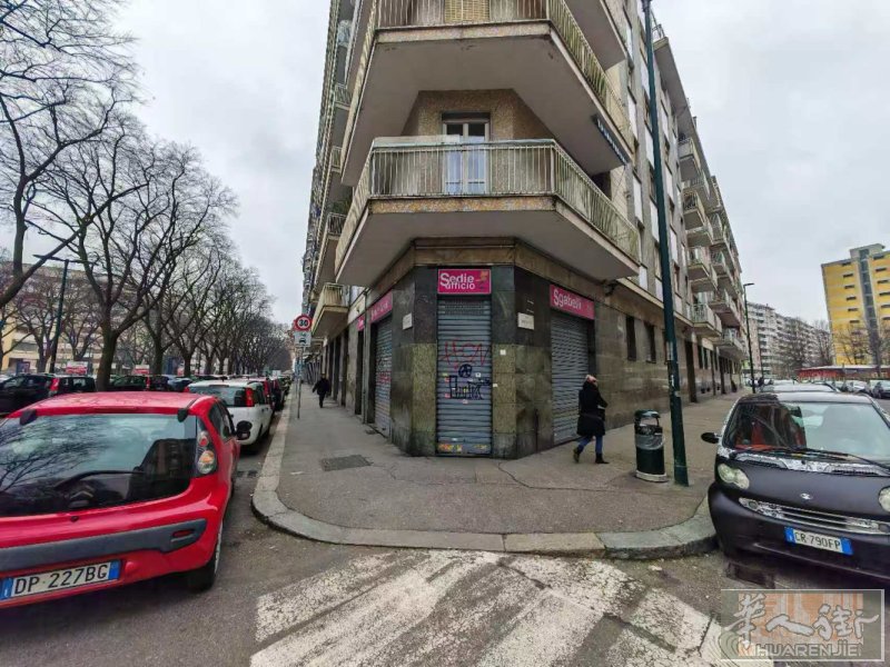 都灵店面出租 posizione strategica su Corso Pes
