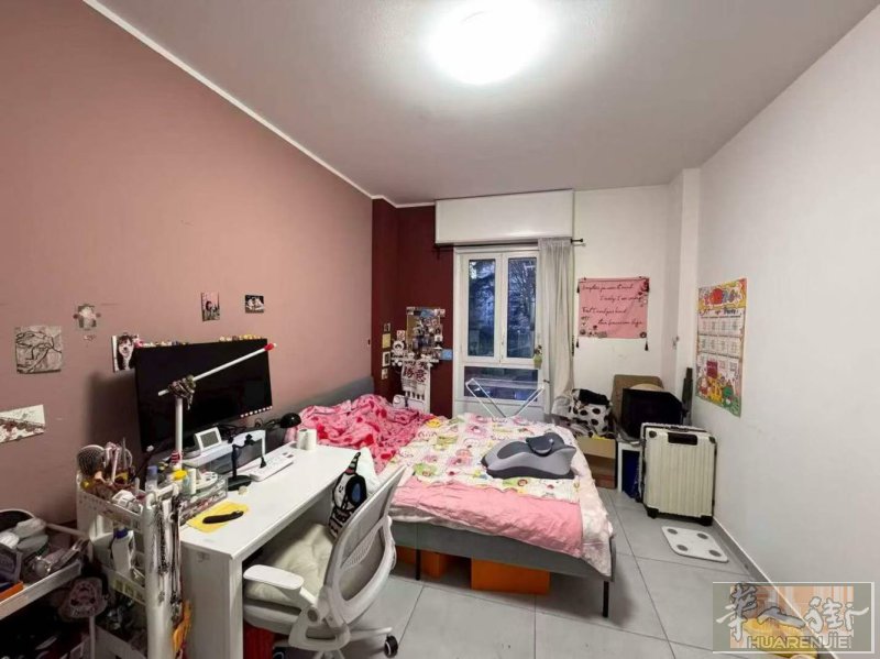 微信milanzufang001 红线Bonola地铁站三室一厅，单间出租‼️