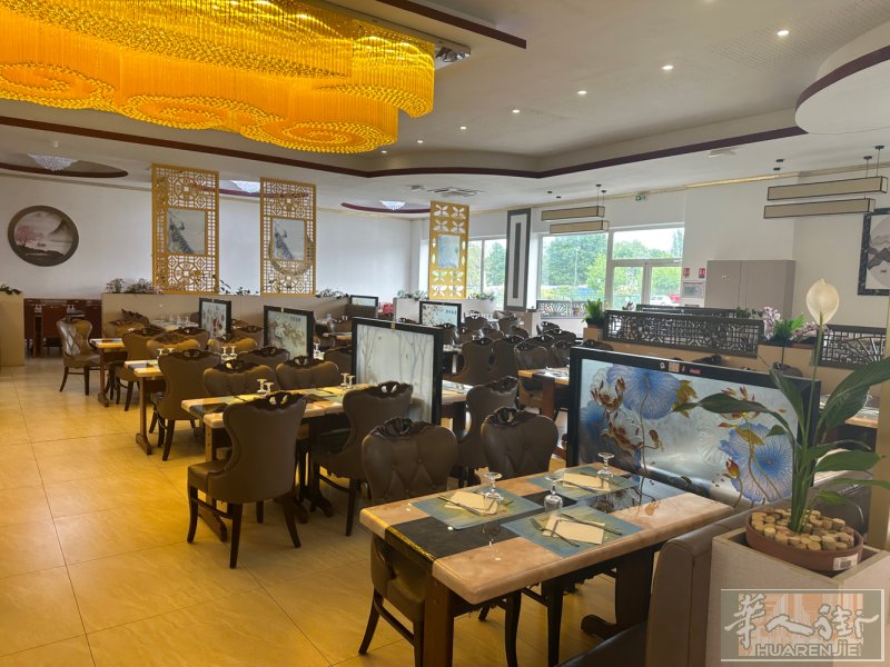 53省 离巴黎1小时半火车 中餐馆 880平方 房租便宜，可改日 餐因有别的计划