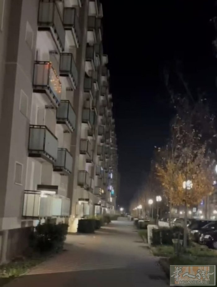 米兰有住家可以办理暂住证！身份证！ 有意可以联系微信 Milanokaopu