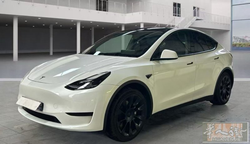 🚗 巴黎免费停车 特斯拉大越野Tesla Model Y RWD  📅 上牌