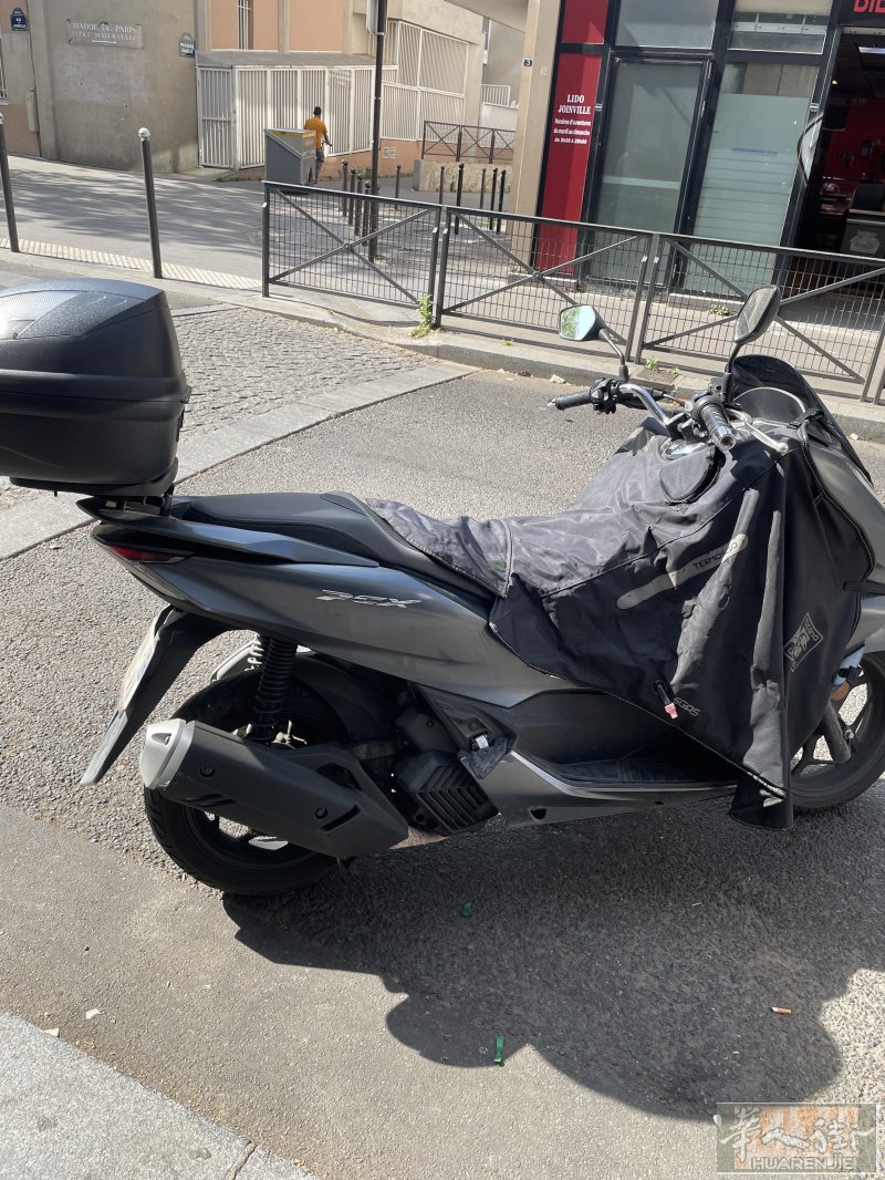 出售一辆 Honda PCX 125，2021年上牌，车况非常好