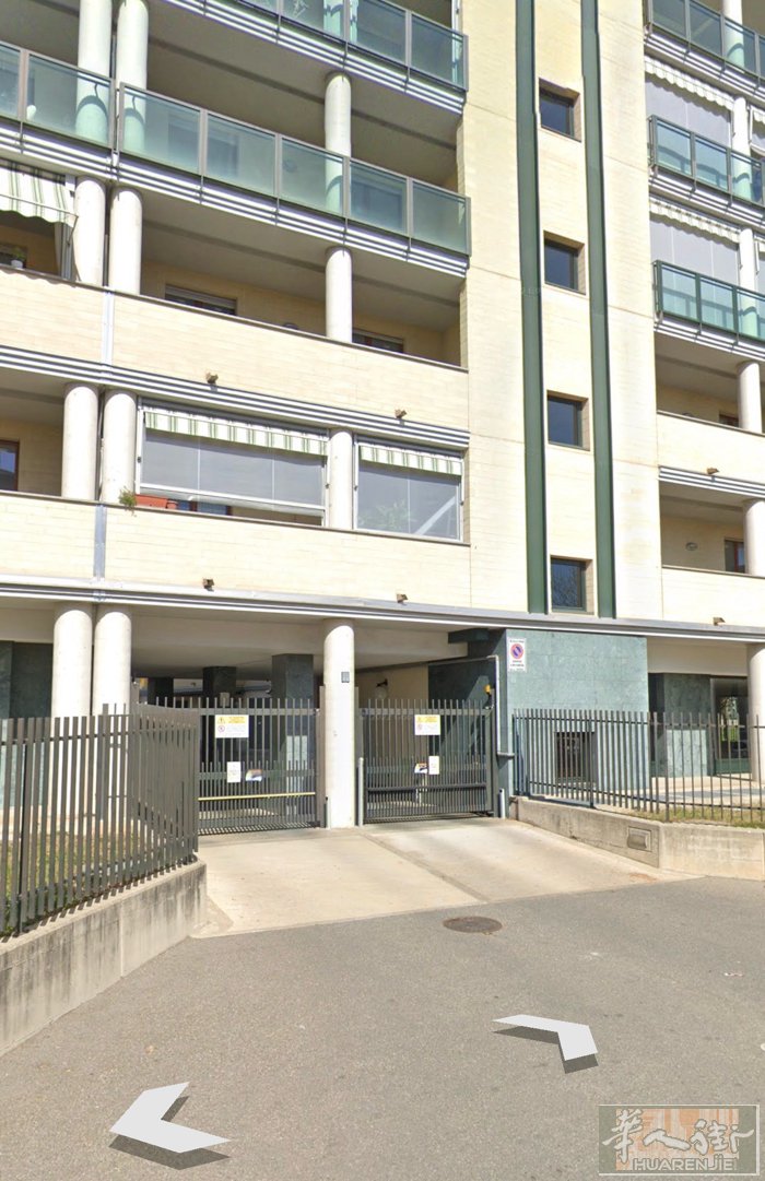 都灵 via Cigno 119 号， 出售地面层双车位车库可做仓库用.  价格