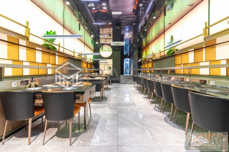 12.5万 Chamberí区166平精装火锅店转让，租金4000