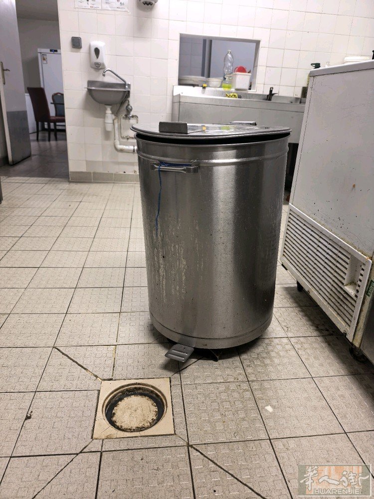 餐馆结业出售各类餐馆用品有兴趣请电话联系