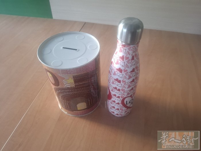 买了水瓶因有爱心小女孩不喜欢用便宜出5 欧