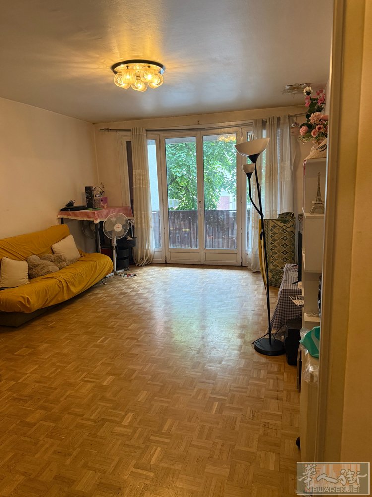 Av. du Raincy 93250 房屋出租 两房一大厅 带车库 地窖！ 干