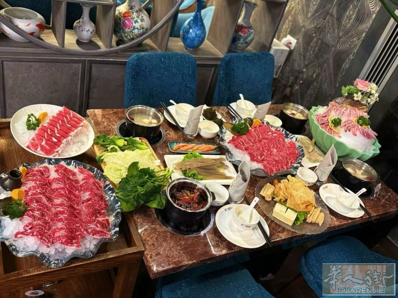 找一位住在iolo ，tavola司机送小孩上学，放学。详情电话联系389903