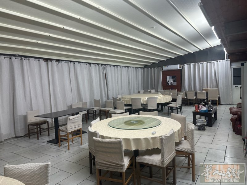 酒吧加餐馆一百多位置白菜价格出售 打包烧烤饺子，拉面，日本餐都可以炸串也可以，低