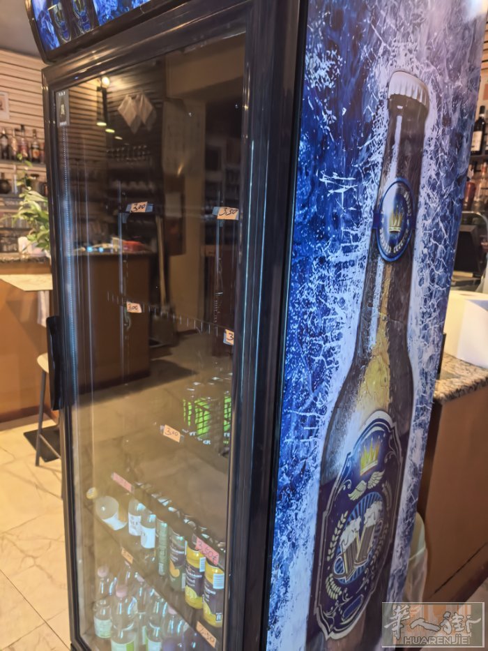 酒吧餐馆用酒水冰箱六成新，自取100欧 3778241552米兰边graffig