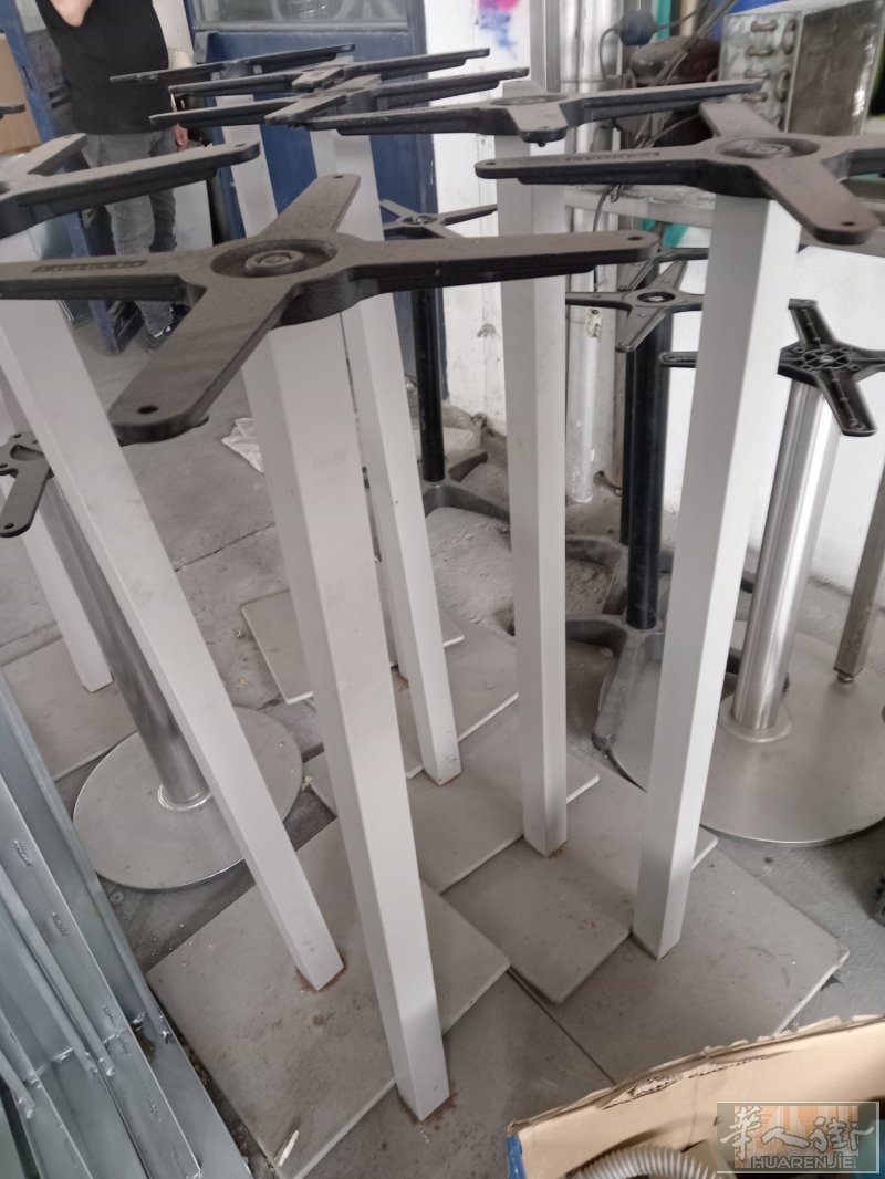 便宜出各种尺寸的新旧cappa油烟机,及专业安装和出具安装证明。新旧炉灶可以尺寸大小定做，速度快，送货上门及安装。。所有设备及桌椅感兴趣的老板联系3398002372或+微信号DRAGONE138
